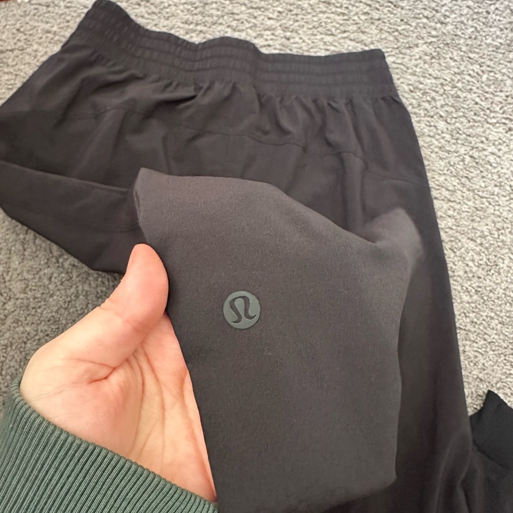 Lululemon Wanderer Jogger - Picture 4 of 7